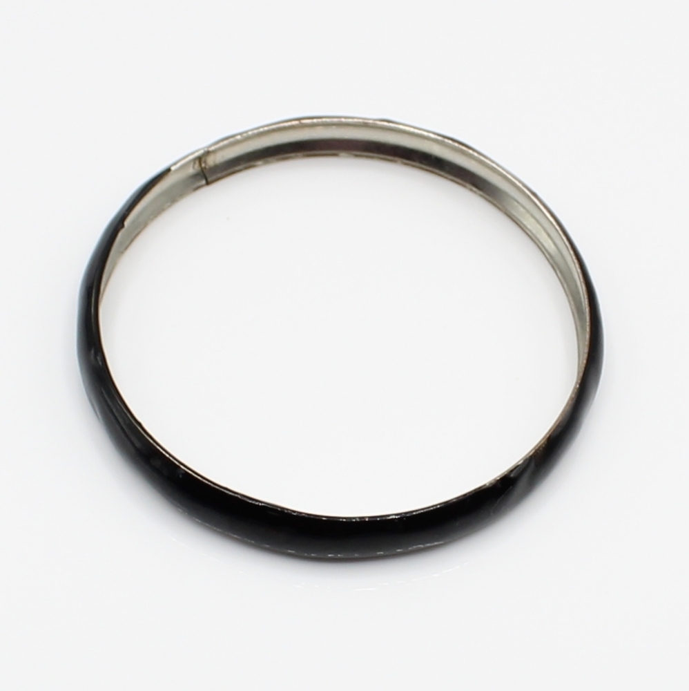 Vintage black enamel bracelet - Picture 2 of 4